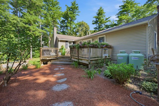 89 North Road, Sandown, NH 03873