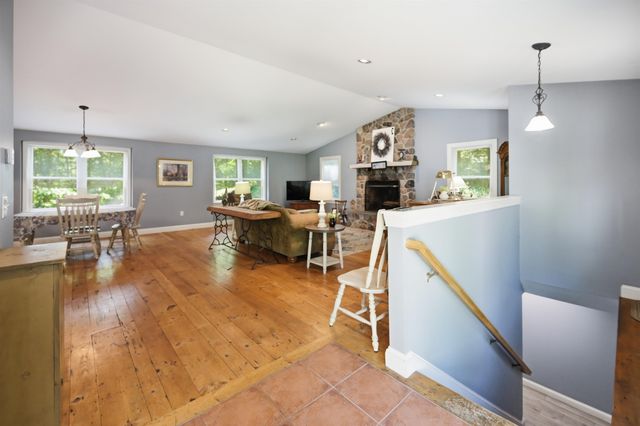 89 North Road, Sandown, NH 03873