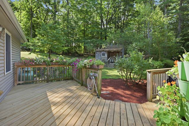 89 North Road, Sandown, NH 03873