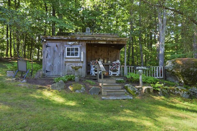89 North Road, Sandown, NH 03873