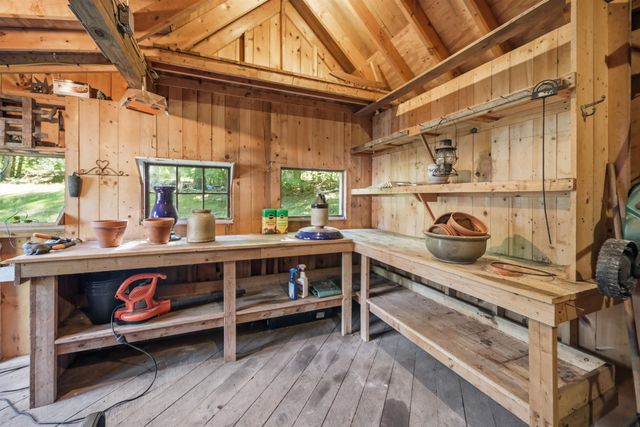 89 North Road, Sandown, NH 03873