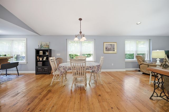 89 North Road, Sandown, NH 03873