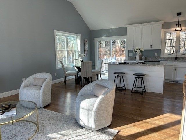 611 Prospect St, Methuen, MA 01844