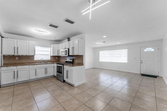 15805 SW 300th Ter, Homestead, FL 33033