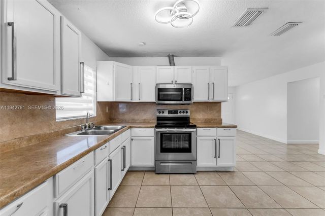 15805 SW 300th Ter, Homestead, FL 33033