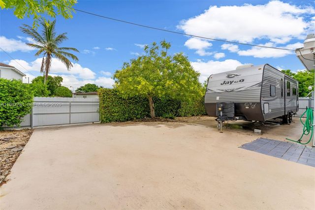 15805 SW 300th Ter, Homestead, FL 33033