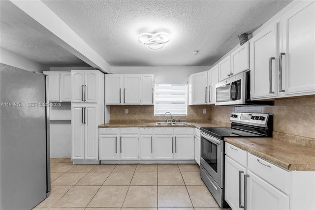 15805 SW 300th Ter, Homestead, FL 33033