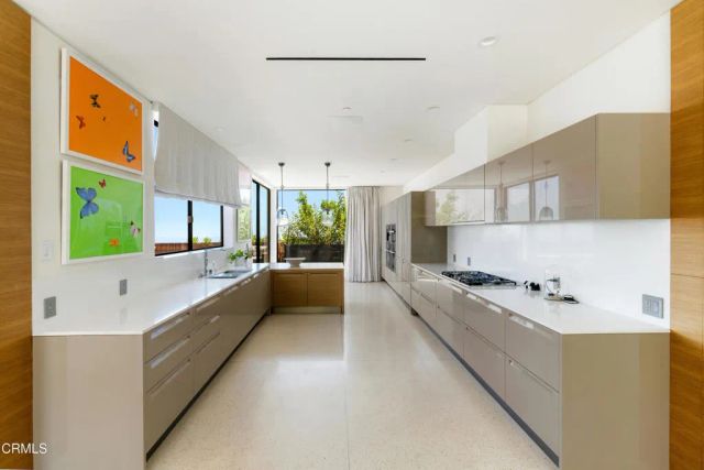 590 Haynes Avenue, Beverly Hills, CA 90210