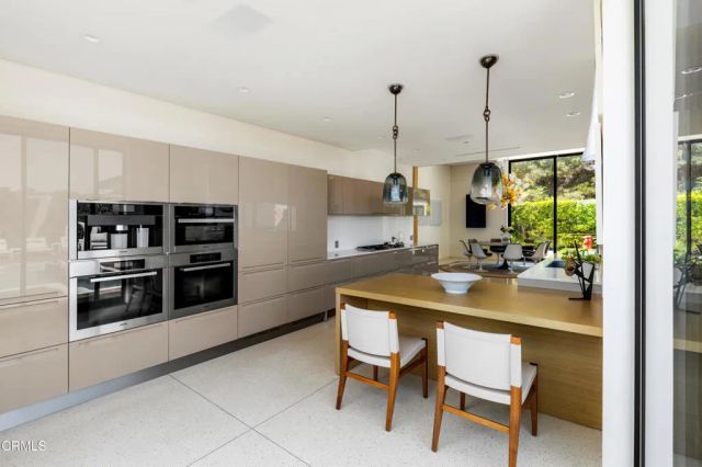 590 Haynes Avenue, Beverly Hills, CA 90210