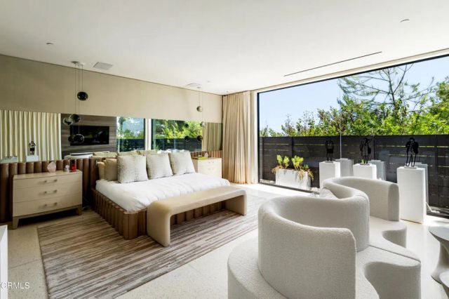 590 Haynes Avenue, Beverly Hills, CA 90210