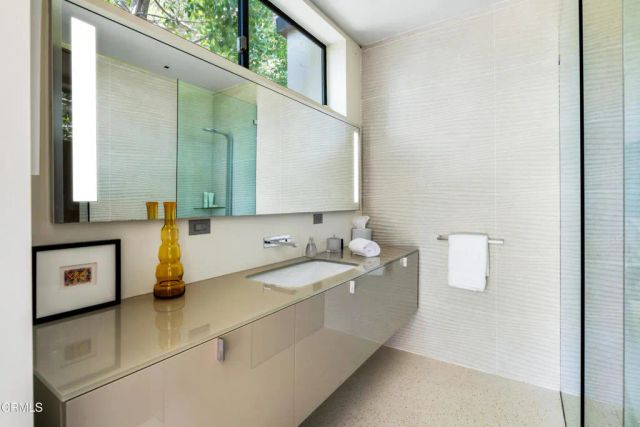 590 Haynes Avenue, Beverly Hills, CA 90210