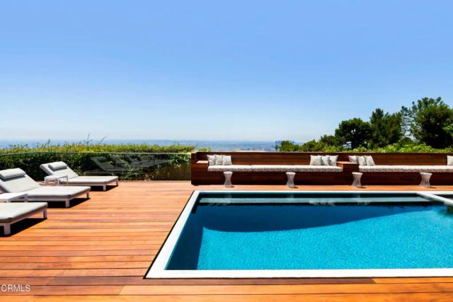 590 Haynes Avenue, Beverly Hills, CA 90210