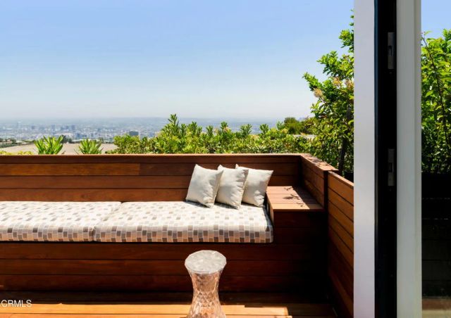 590 Haynes Avenue, Beverly Hills, CA 90210