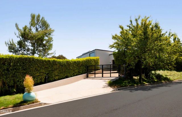 590 Haynes Avenue, Beverly Hills, CA 90210