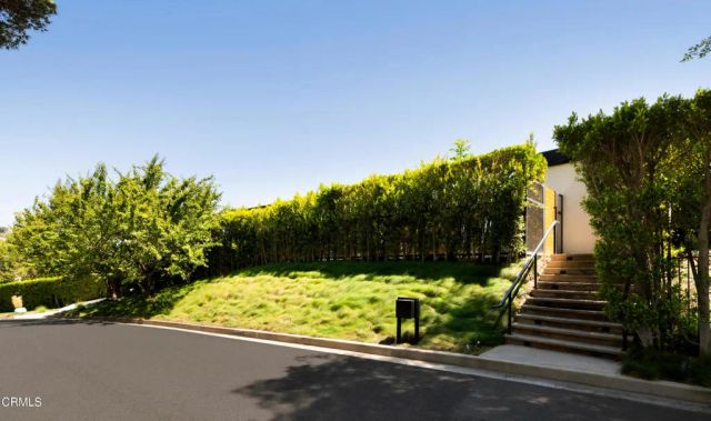 590 Haynes Avenue, Beverly Hills, CA 90210