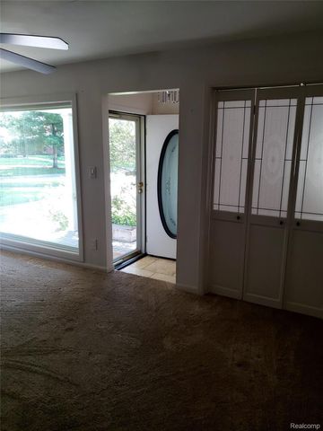 26656 Rouge River Dr Drive, Dearborn Heights, MI 48127