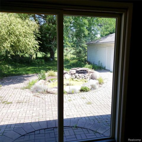 26656 Rouge River Dr Drive, Dearborn Heights, MI 48127