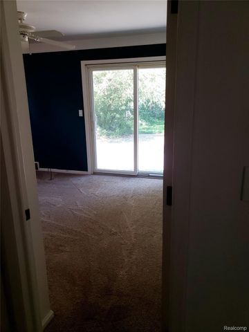 26656 Rouge River Dr Drive, Dearborn Heights, MI 48127