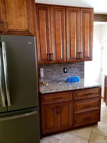 26656 Rouge River Dr Drive, Dearborn Heights, MI 48127