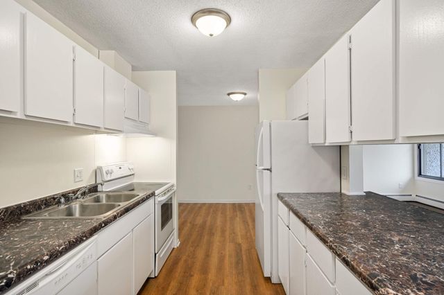 4130 Rahn Road 119, Eagan, MN 55122