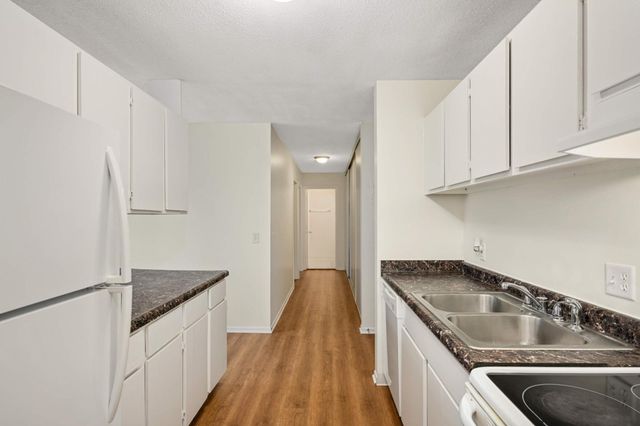 4130 Rahn Road 119, Eagan, MN 55122