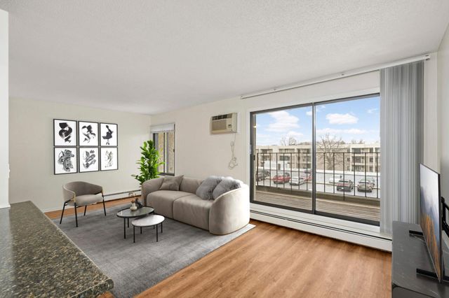 4130 Rahn Road 119, Eagan, MN 55122