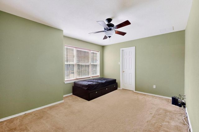952 Hometown PKWY, Kyle, TX 78640