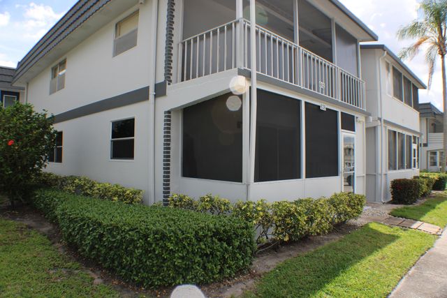 638 Saxony N, Delray Beach, FL 33446