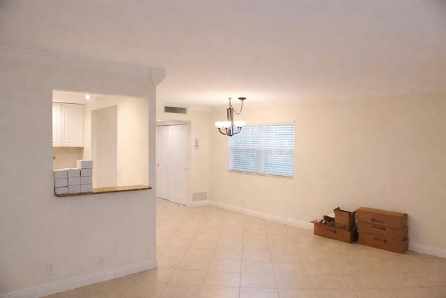 638 Saxony N, Delray Beach, FL 33446