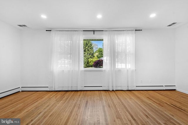 1390 PAXON PL, Media, PA 19063