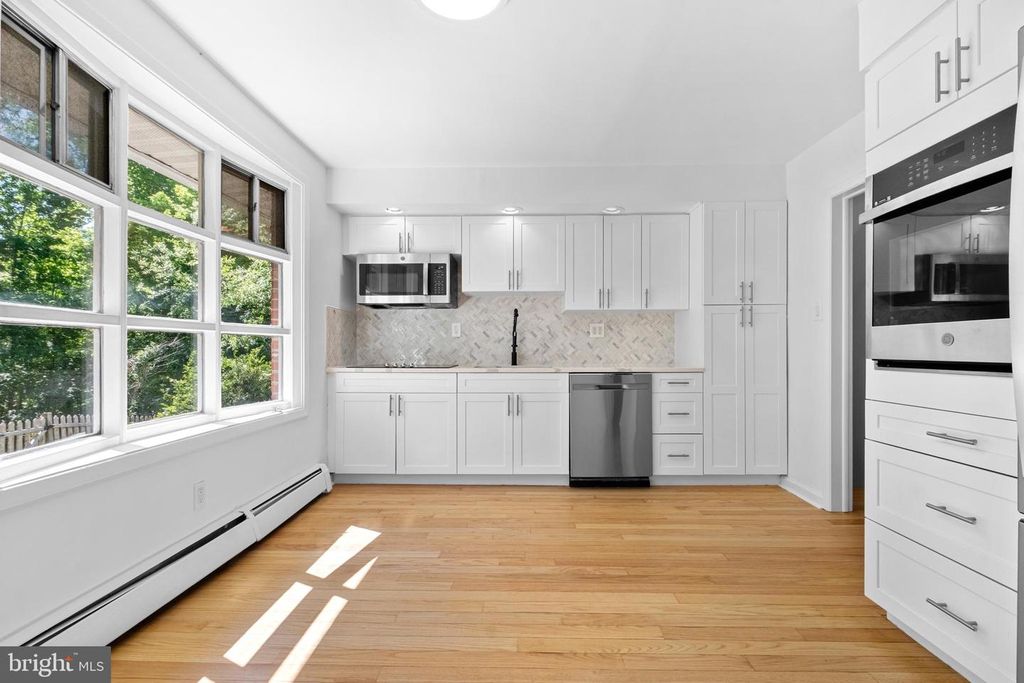 1390 PAXON PL, Media, PA 19063