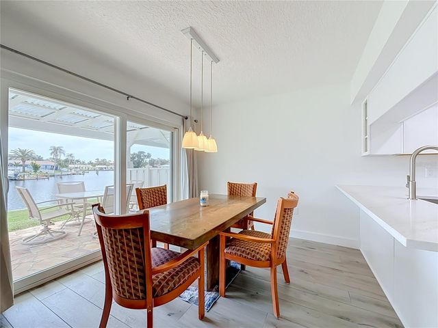 6537 CAPE HATTERAS WAY NE 2, St Petersburg, FL 33702