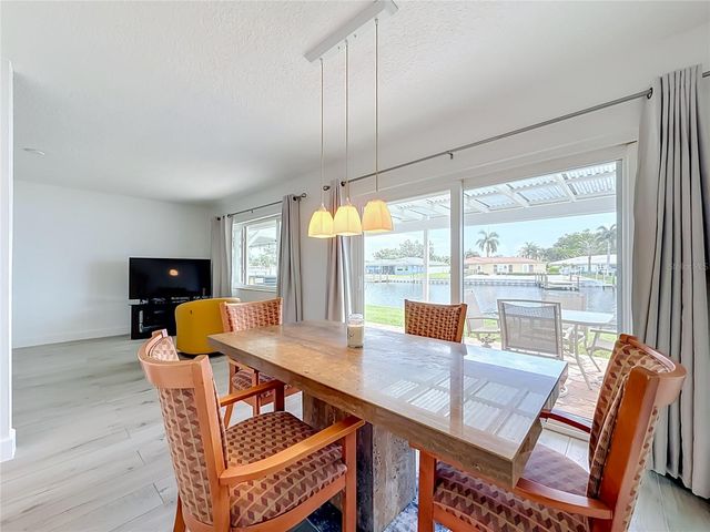 6537 CAPE HATTERAS WAY NE 2, St Petersburg, FL 33702