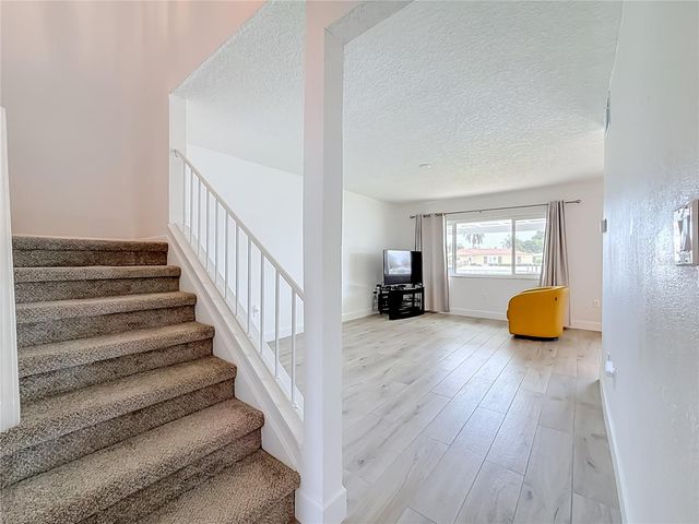 6537 CAPE HATTERAS WAY NE 2, St Petersburg, FL 33702