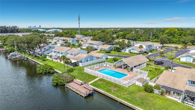 6537 CAPE HATTERAS WAY NE 2, St Petersburg, FL 33702