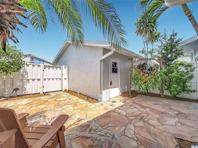 6537 CAPE HATTERAS WAY NE 2, St Petersburg, FL 33702