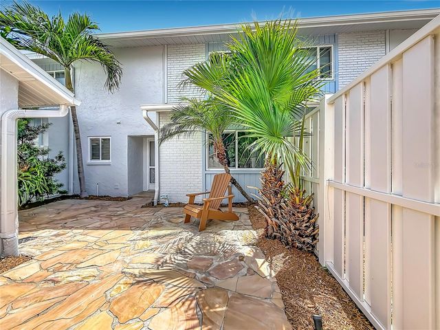 6537 CAPE HATTERAS WAY NE 2, St Petersburg, FL 33702