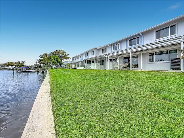 6537 CAPE HATTERAS WAY NE 2, St Petersburg, FL 33702