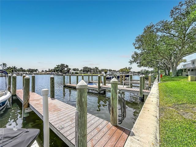 6537 CAPE HATTERAS WAY NE 2, St Petersburg, FL 33702