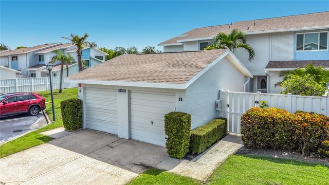 6537 CAPE HATTERAS WAY NE 2, St Petersburg, FL 33702