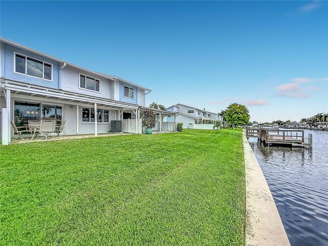 6537 CAPE HATTERAS WAY NE 2, St Petersburg, FL 33702
