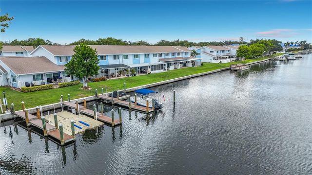 6537 CAPE HATTERAS WAY NE 2, St Petersburg, FL 33702