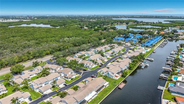 6537 CAPE HATTERAS WAY NE 2, St Petersburg, FL 33702