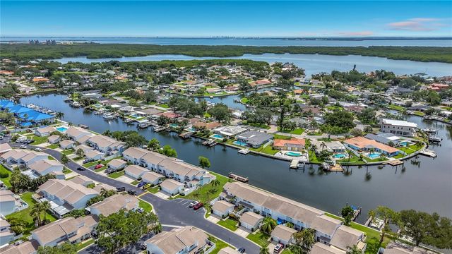 6537 CAPE HATTERAS WAY NE 2, St Petersburg, FL 33702