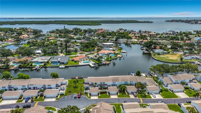 6537 CAPE HATTERAS WAY NE 2, St Petersburg, FL 33702