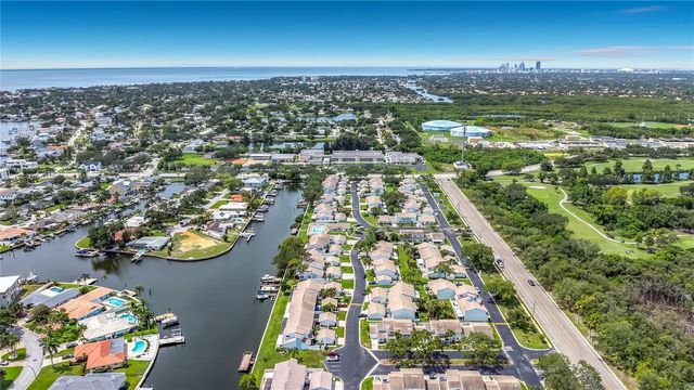 6537 CAPE HATTERAS WAY NE 2, St Petersburg, FL 33702