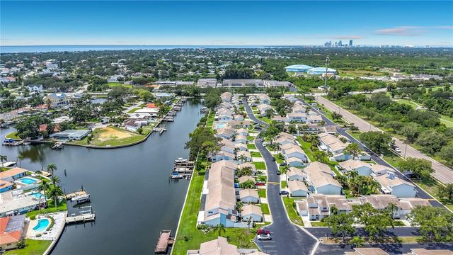 6537 CAPE HATTERAS WAY NE 2, St Petersburg, FL 33702
