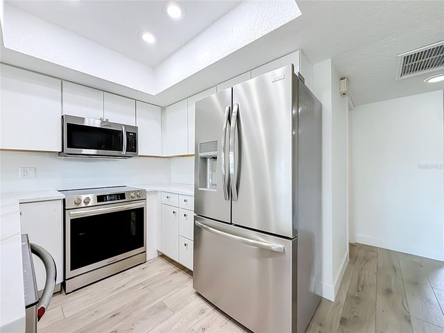6537 CAPE HATTERAS WAY NE 2, St Petersburg, FL 33702