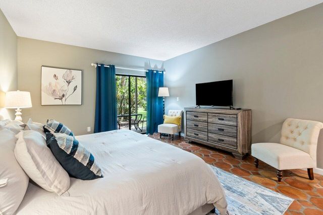 11863 Wimbledon Circle 406, Wellington, FL 33414