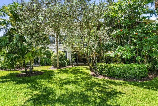 11863 Wimbledon Circle 406, Wellington, FL 33414